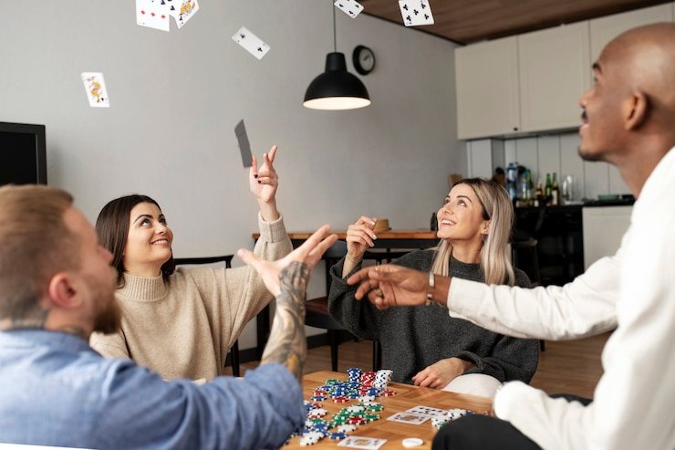 Seorang pemain menikmati penggunaan voucher untuk deposit saat bermain game kasino online